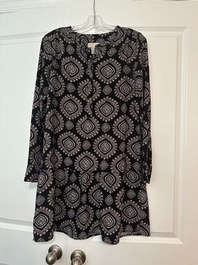 Excellent condition Loft size Small Black medallion print drop waist dress.